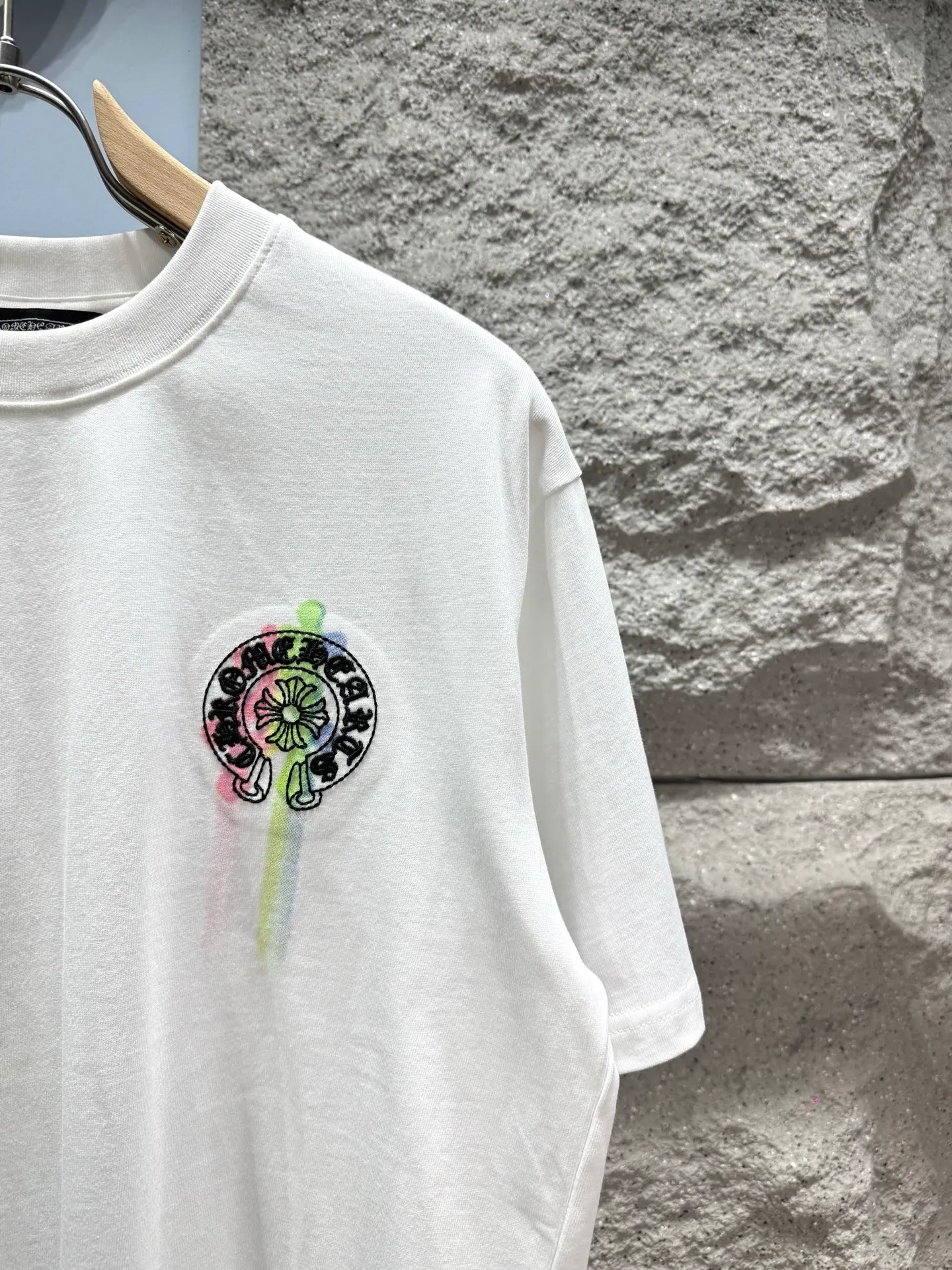 Chrome Hearts* ‼️ T ® 🖤Chrome Hearts g T ! ， ， ， ， ， ， ， 。 ， ， T ， 。 ⚠️ ： ⚠️WJ 28609 Same Style 𝐂𝐎𝐋𝐎𝐔𝐑：White Black 𝐒𝐈𝐙𝐄：S-Xl